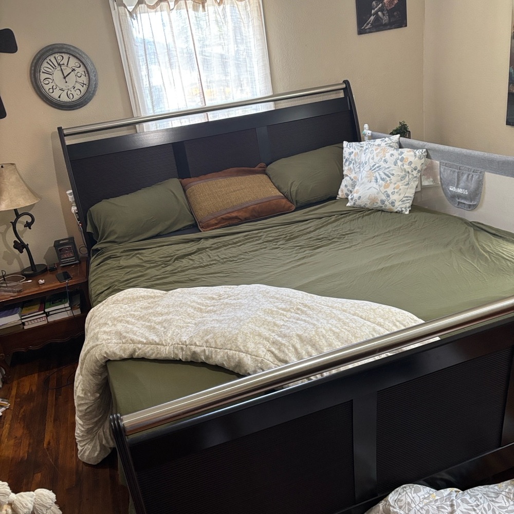 Olive Green Duvet Bedding, decorative pillows, pillow cases, and rug.